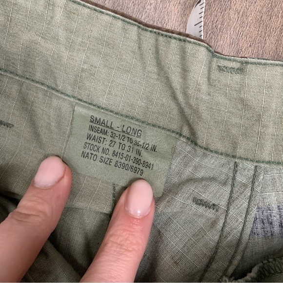 Vtg Military army camouflage cargo baggy pant green size small 32-35 adjustable - Picture 3 of 6